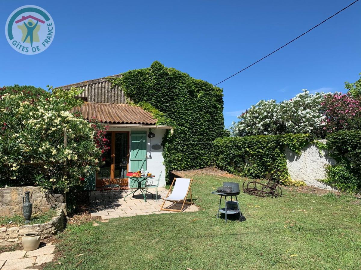 Mas De Plisset Appartement Saint-Gilles  Buitenkant foto