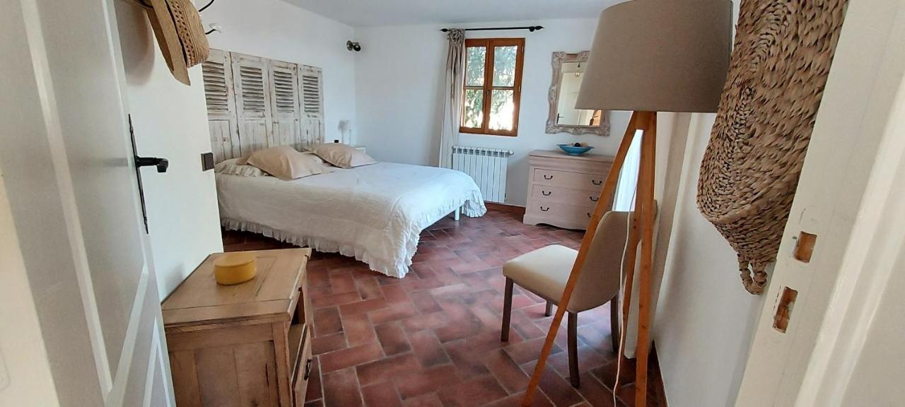 Mas De Plisset Appartement Saint-Gilles  Buitenkant foto