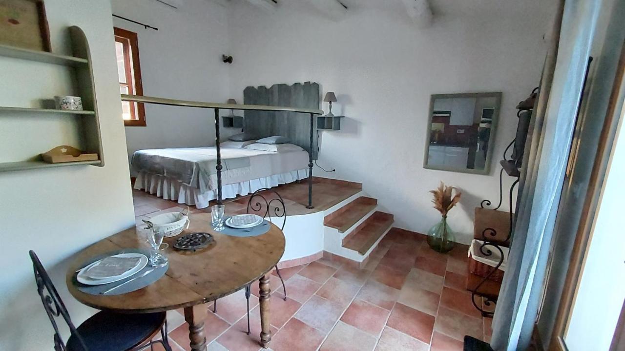 Mas De Plisset Appartement Saint-Gilles  Buitenkant foto