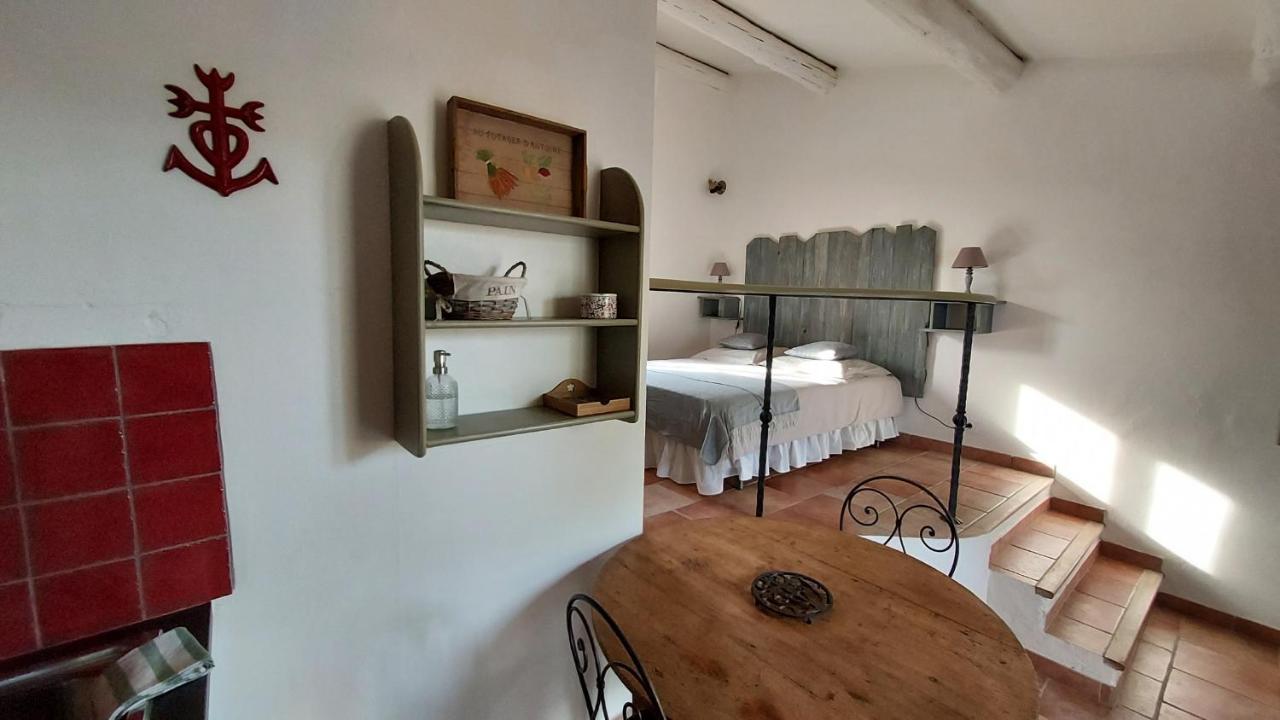 Mas De Plisset Appartement Saint-Gilles  Buitenkant foto