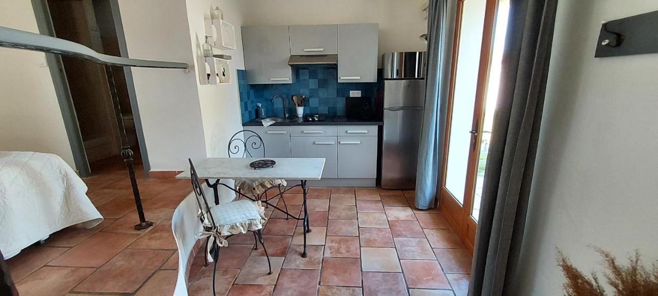 Mas De Plisset Appartement Saint-Gilles  Buitenkant foto
