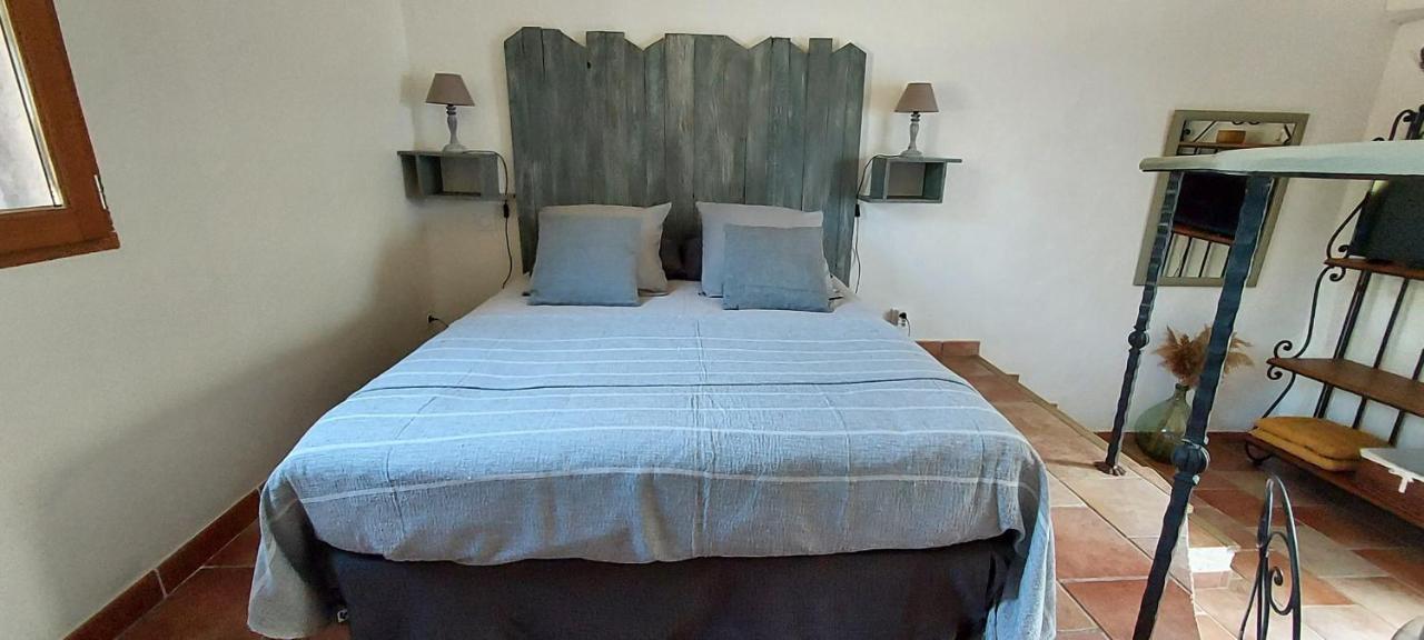 Mas De Plisset Appartement Saint-Gilles  Buitenkant foto