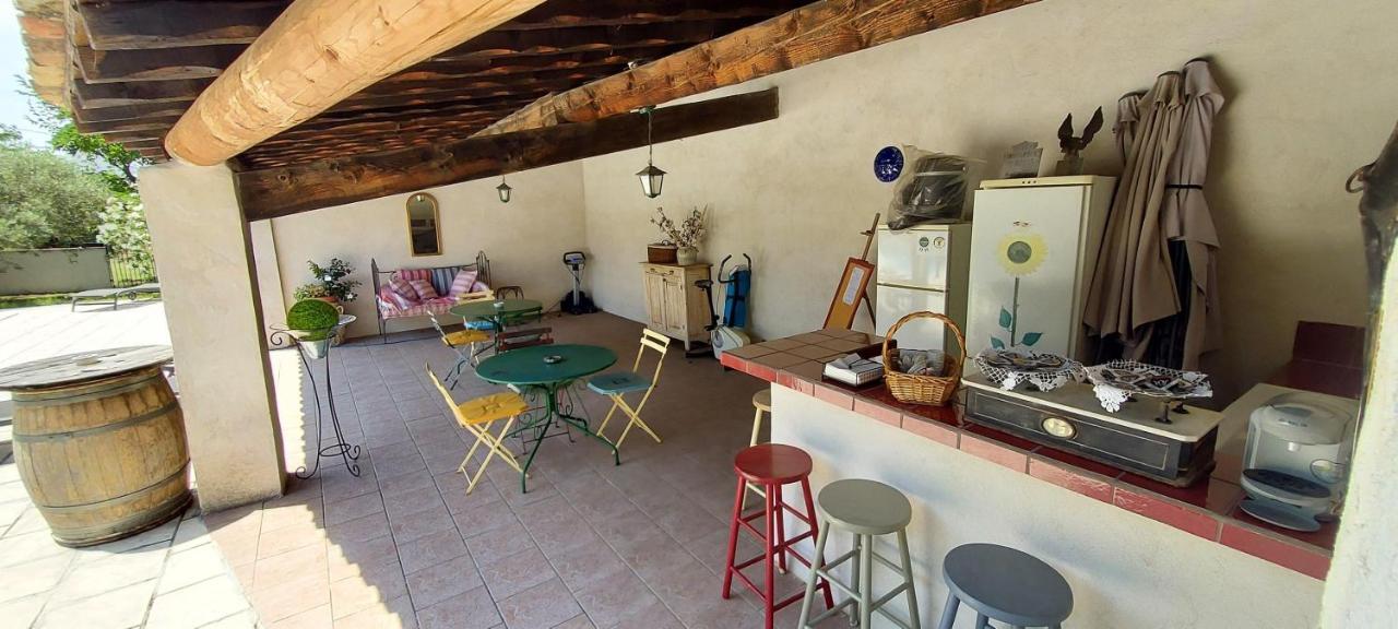 Mas De Plisset Appartement Saint-Gilles  Buitenkant foto